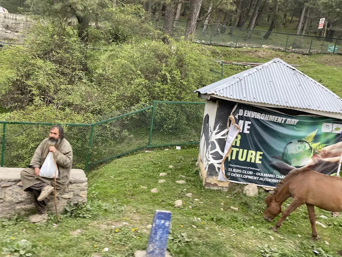 Roadside scene in Tangmarg on the way from Srinagar toward Gulmarg, April 2023