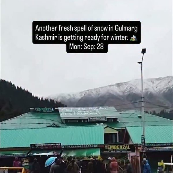 Another fresh spell of snow in Gulmarg